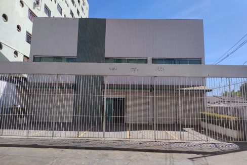 Fachada Prédio Com R 70